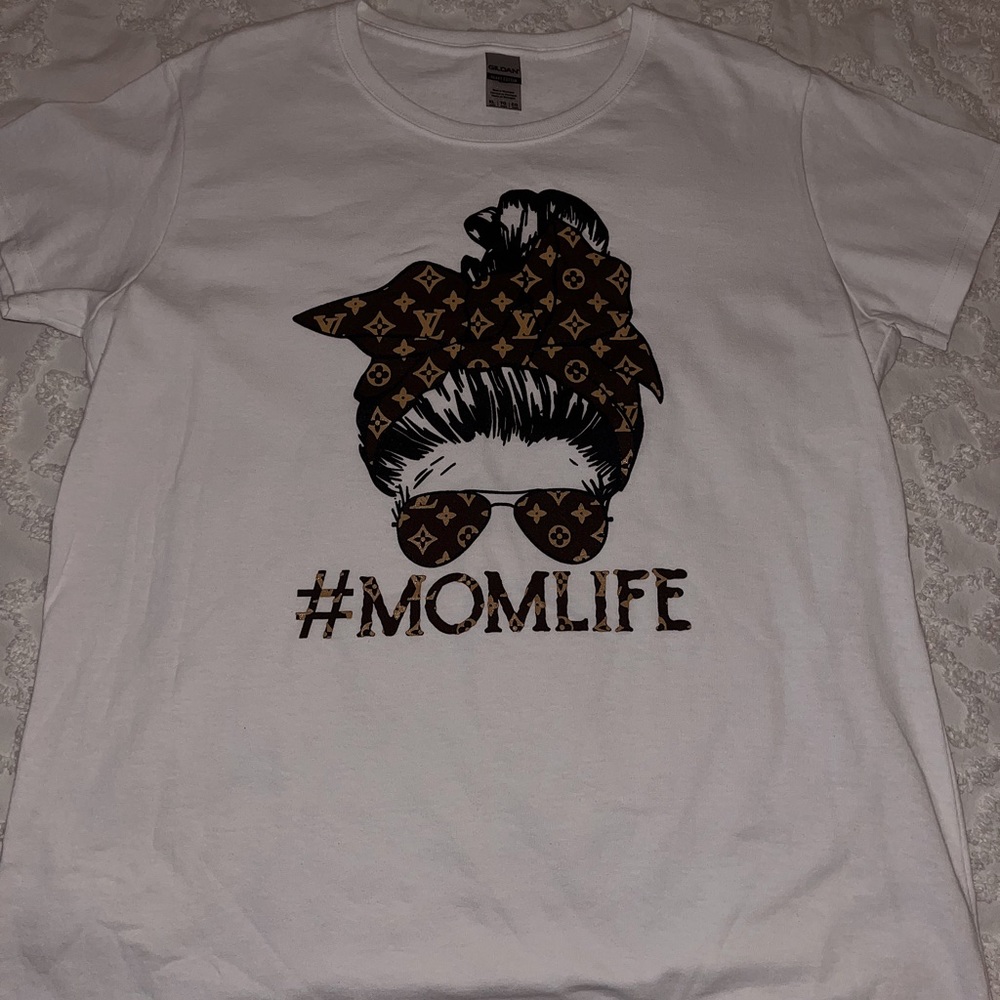 ✰ Custom LV Mom Life Tee ✰